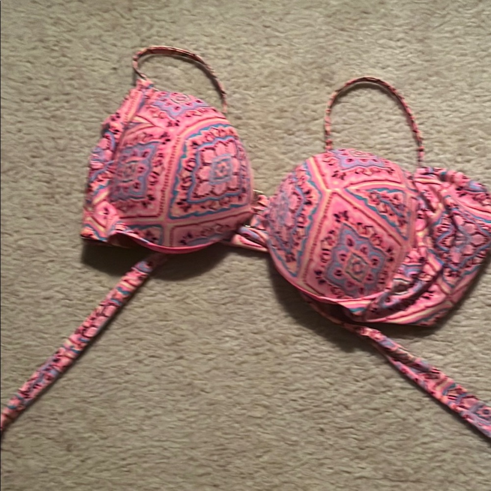 Stylish Pink Patterned Bikini top Like new